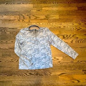 Vineyard Vines M (10-12)